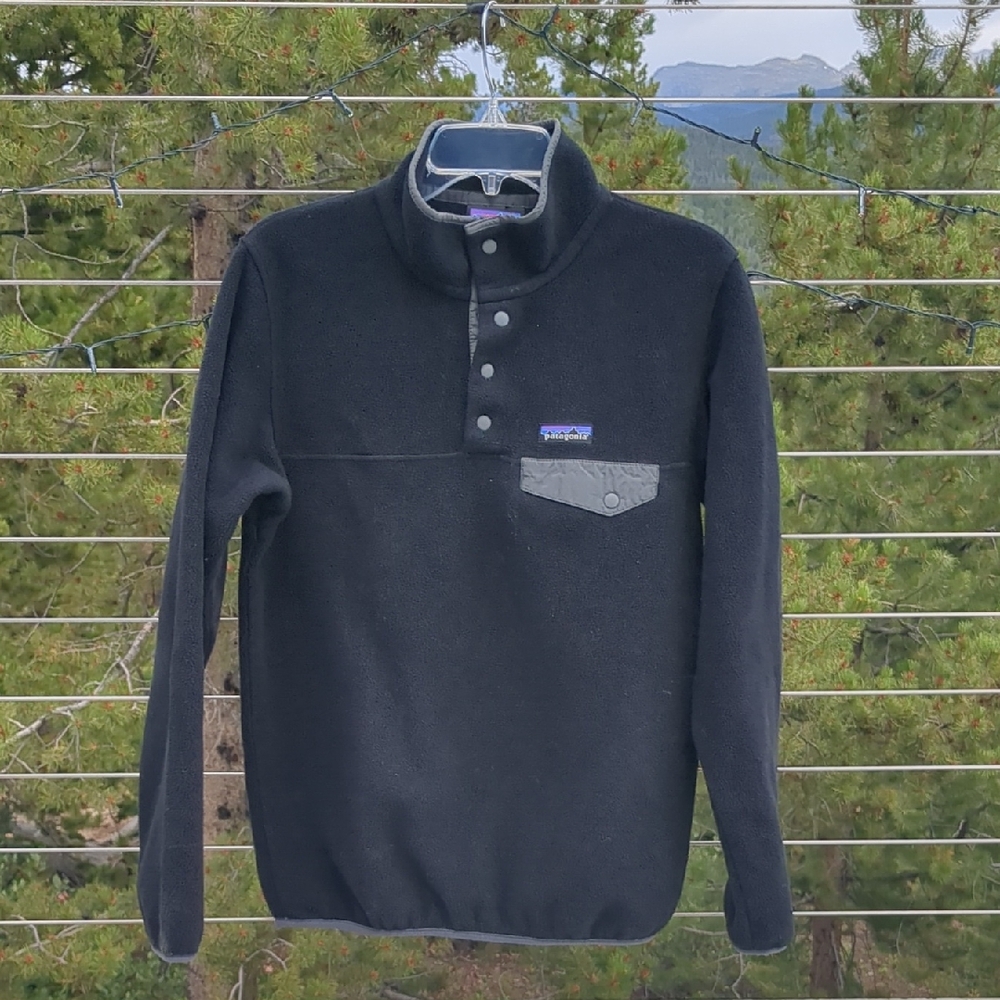Patagonia Black Synchilla Fleece Pullover with Gray Pocket